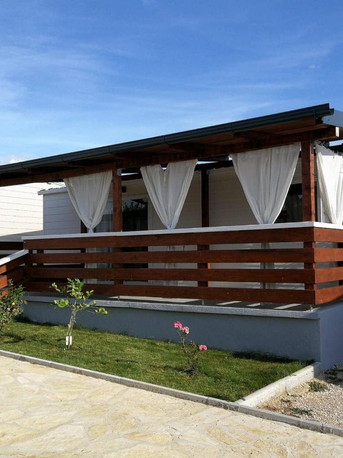 Mobile Homes Kamp Maslina, บีโอกราดนาโมรู ภายนอก รูปภาพ