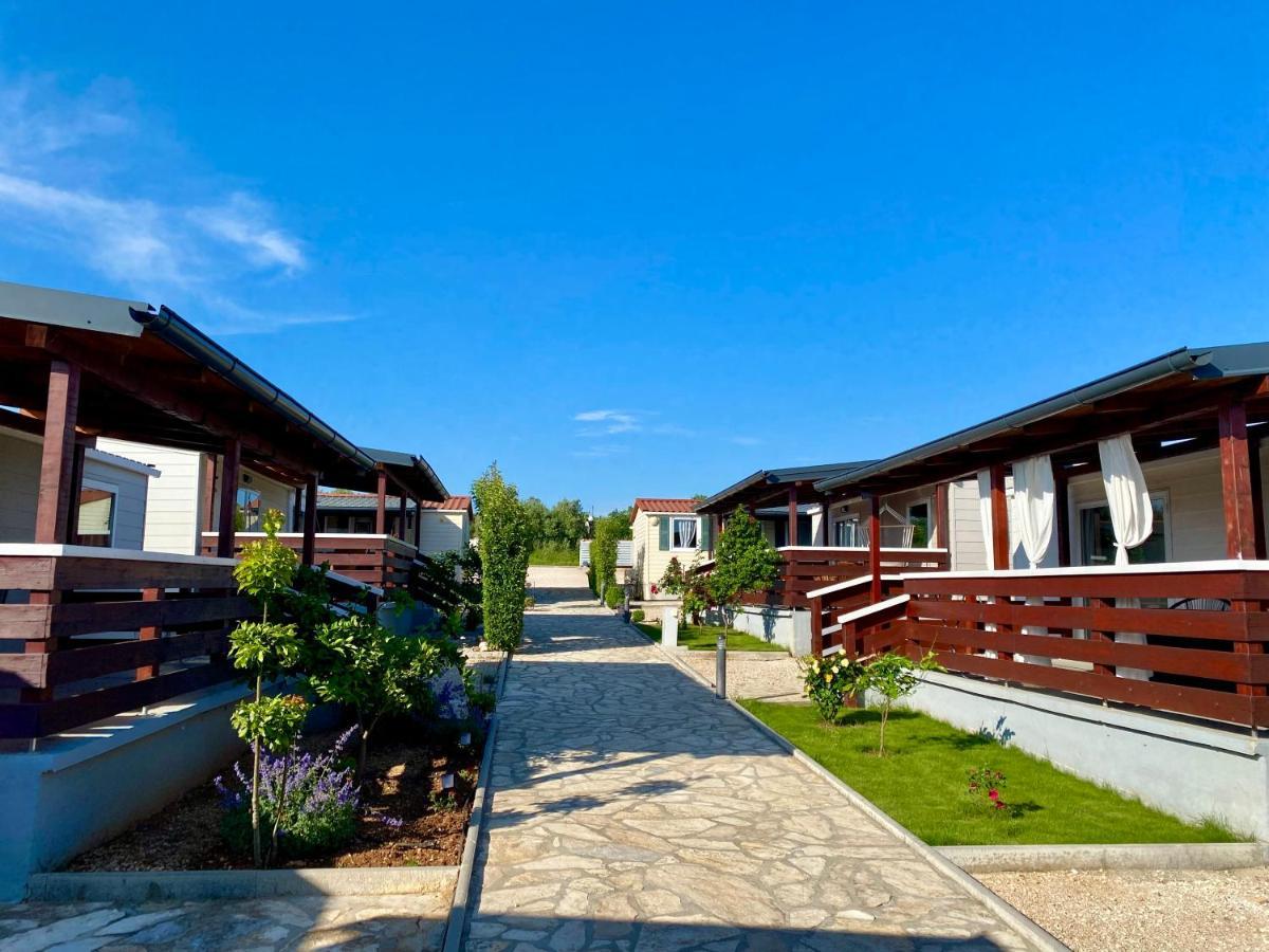 Mobile Homes Kamp Maslina, บีโอกราดนาโมรู ภายนอก รูปภาพ